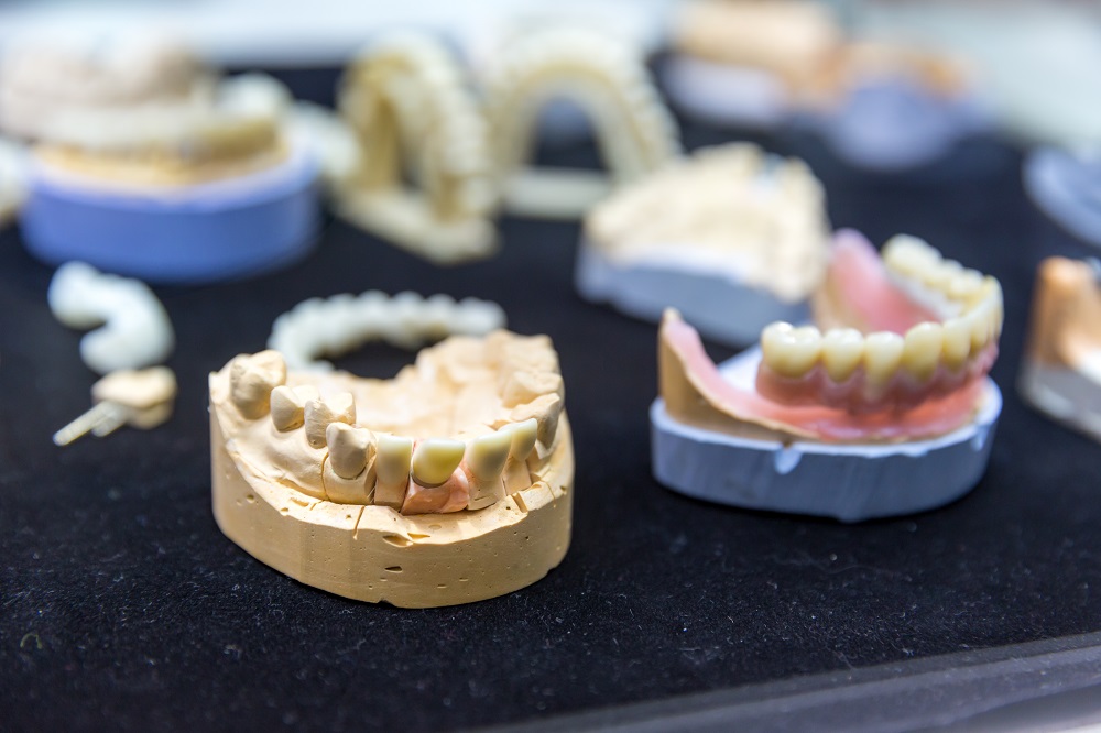 Dantų protezai ir jų priežiūra